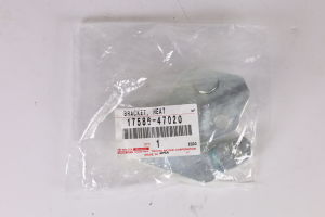 No. 1 Heat Insulation Pad Bracket 17586-47020 for Toyota Auris